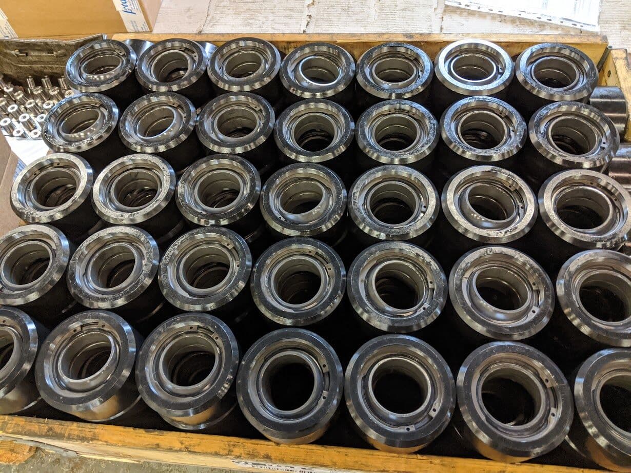 Rollers in a delivery crate