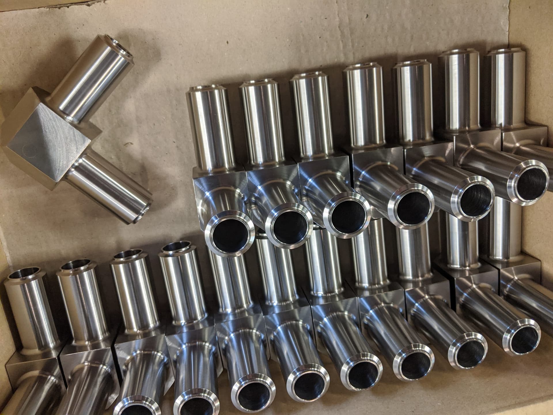 Machined Inconel 625 tees